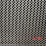 10 holes with 3 units of spacing in a staggered arrangement.