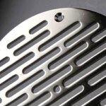 Oblong holes, staggered arrangement - round piece